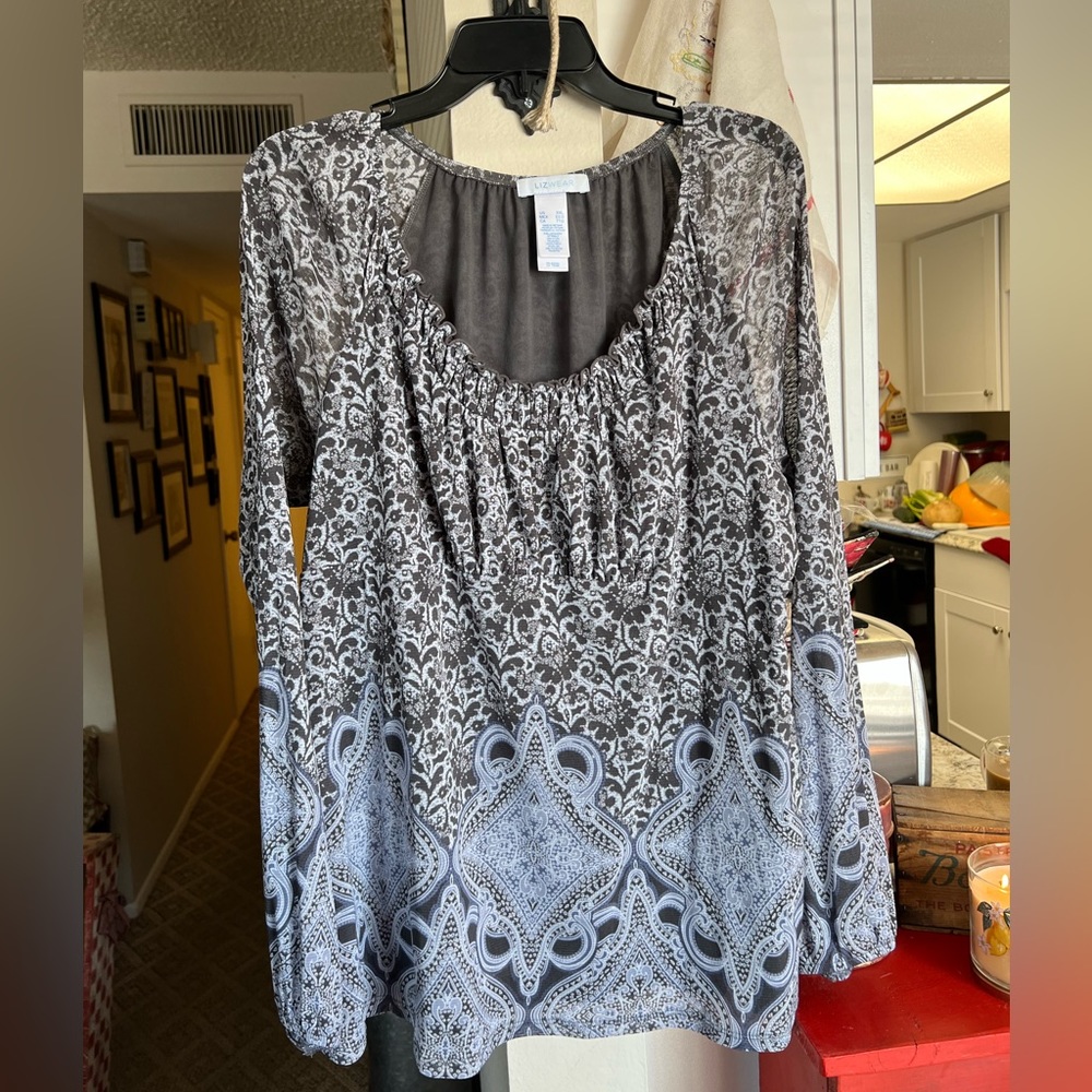 Great condition Liz Claiborne shirt. Sheer sleeves. Since XXL